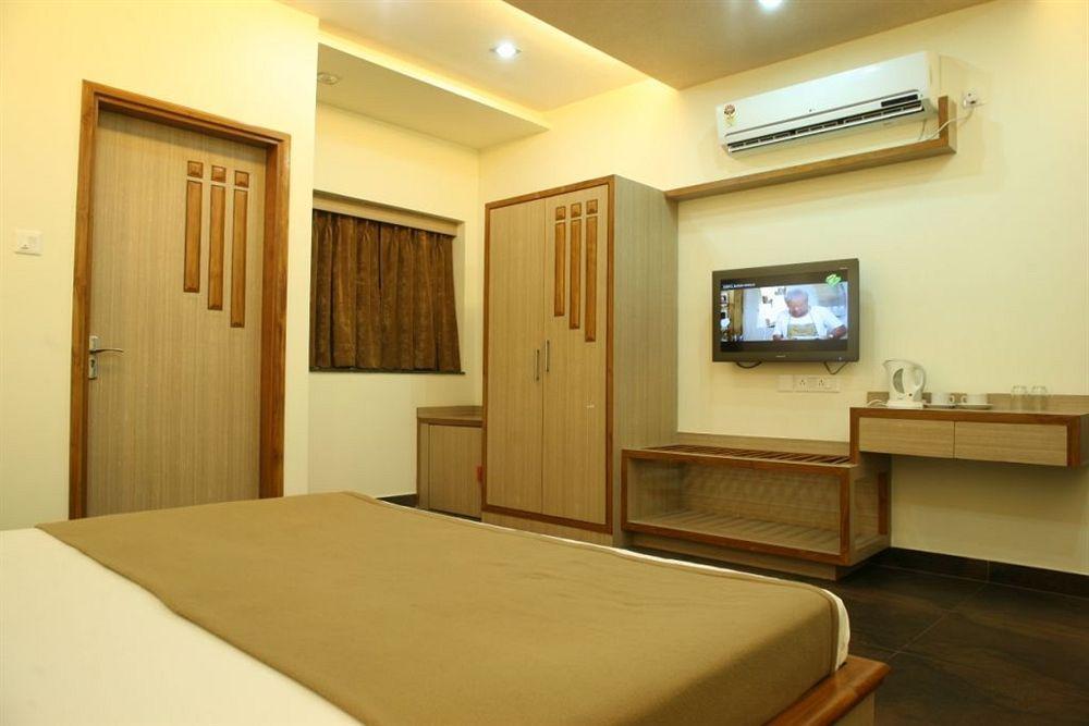โรงแรมตริมัวติ โกลกาตา ภายนอก รูปภาพ